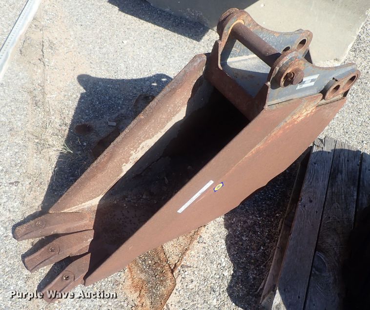 image for item HK9828 Ford 12"W backhoe bucket