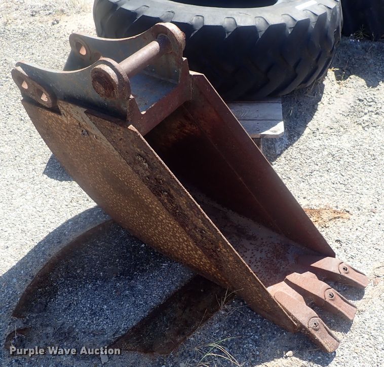 image for item HK9828 Ford 12"W backhoe bucket