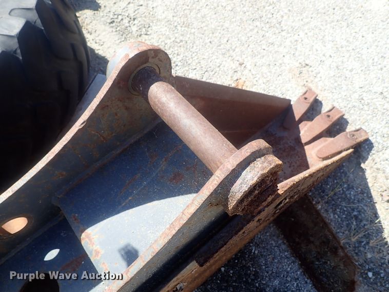 image for item HK9828 Ford 12"W backhoe bucket