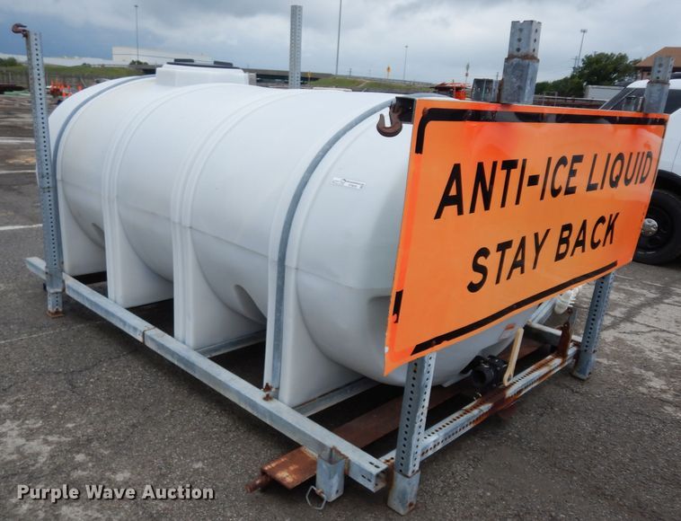 Poly brine tank in Topeka, KS | Item HY9636 sold | Purple Wave