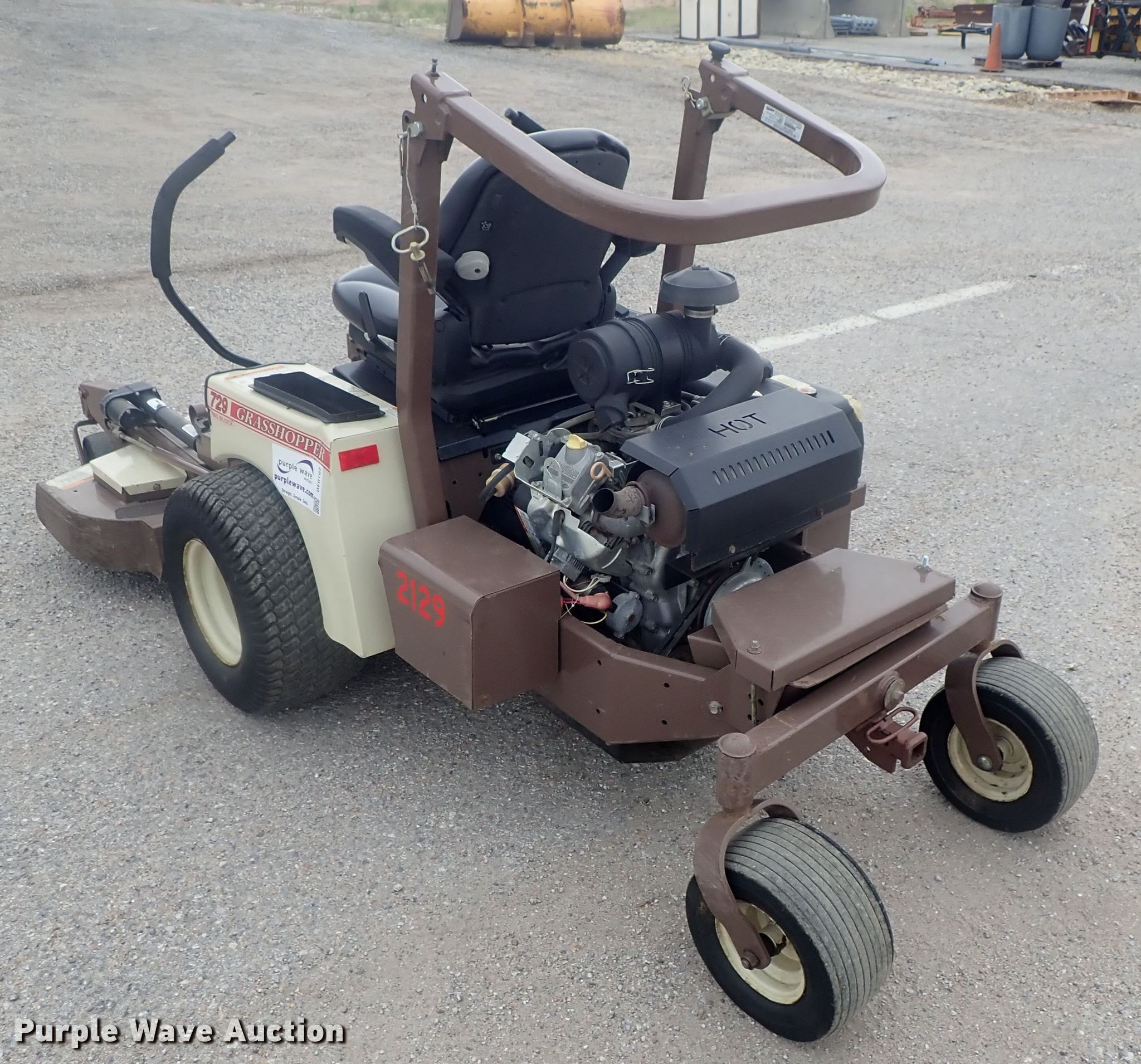 729 ZTR lawn mower in Wichita, KS Item DE0702 sold