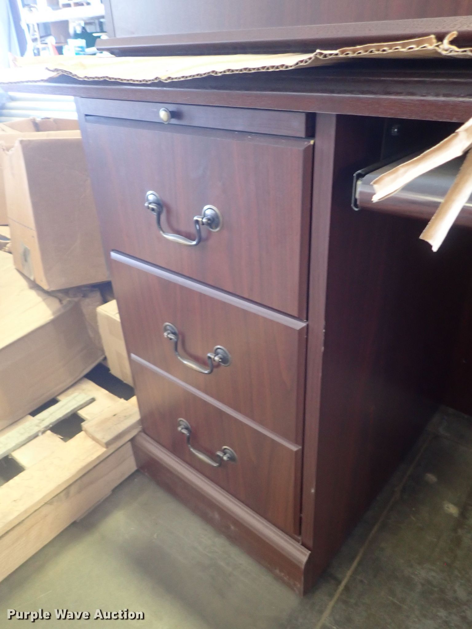 Furniture in Wichita, KS Item HK9855 sold Purple Wave