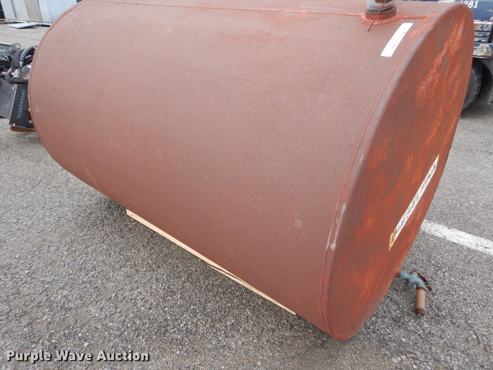 (2) steel fuel tanks in Topeka, KS Item HY9630 sold Purple Wave