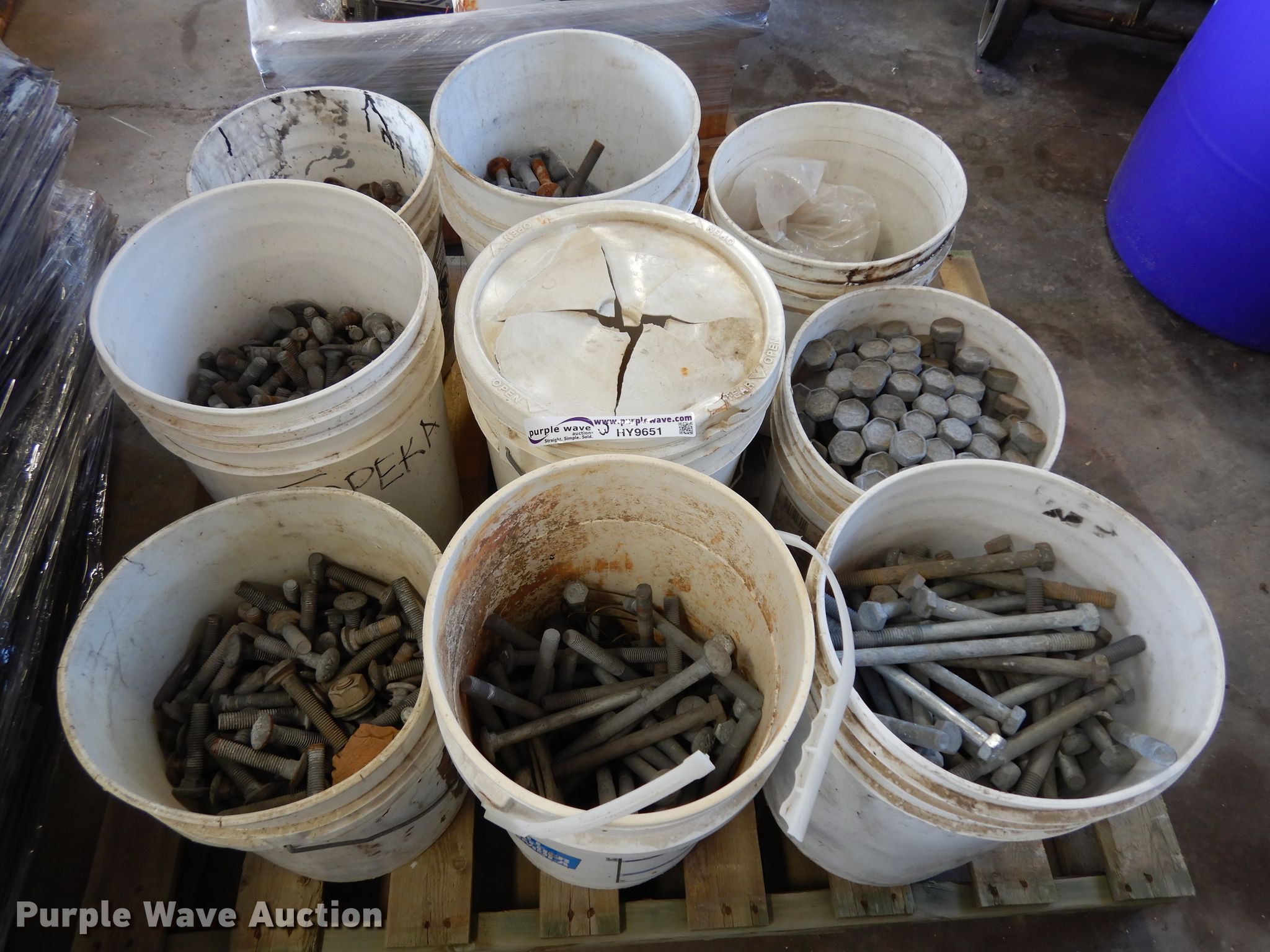 (9) buckets of bolts in Topeka, KS Item HY9651 sold Purple Wave
