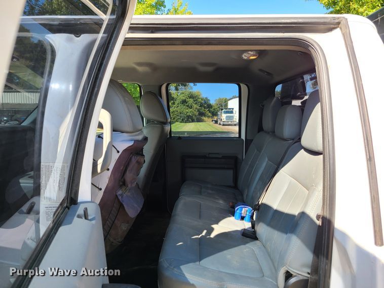 image for item DY9881 2012 Ford F550 Super Duty  Crew Cab flatbed truck