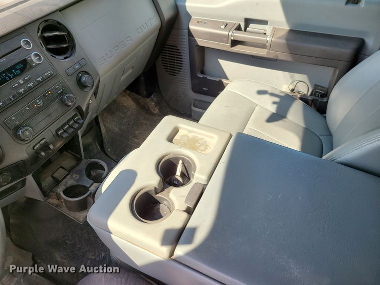 image for item DY9881 2012 Ford F550 Super Duty  Crew Cab flatbed truck