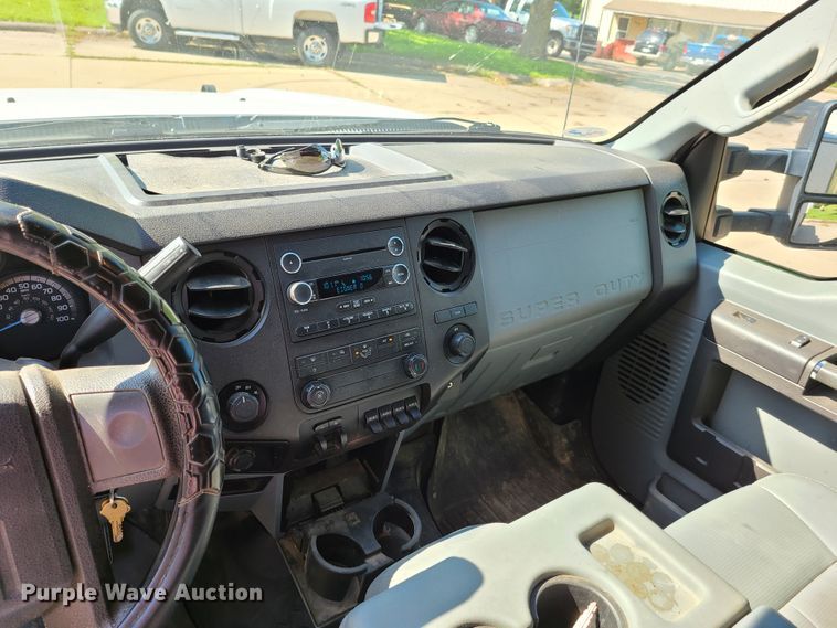 image for item DY9881 2012 Ford F550 Super Duty  Crew Cab flatbed truck