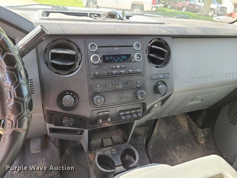 image for item DY9881 2012 Ford F550 Super Duty  Crew Cab flatbed truck