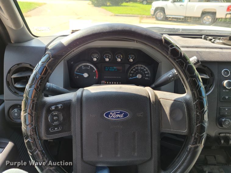 image for item DY9881 2012 Ford F550 Super Duty  Crew Cab flatbed truck