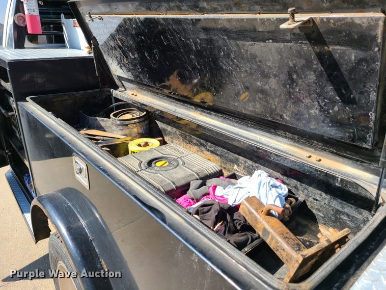 image for item DY9881 2012 Ford F550 Super Duty  Crew Cab flatbed truck