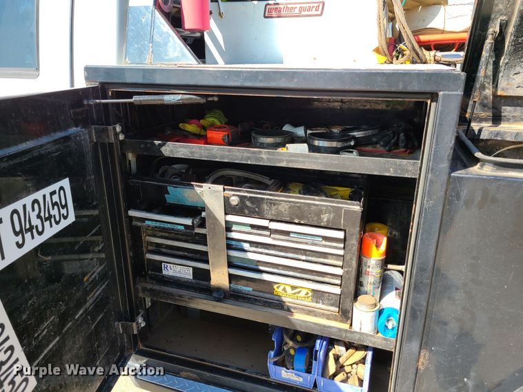 image for item DY9881 2012 Ford F550 Super Duty  Crew Cab flatbed truck