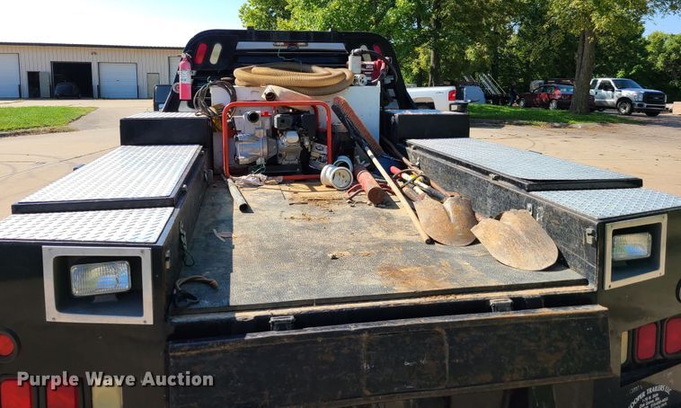 image for item DY9881 2012 Ford F550 Super Duty  Crew Cab flatbed truck