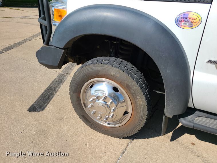 image for item DY9881 2012 Ford F550 Super Duty  Crew Cab flatbed truck