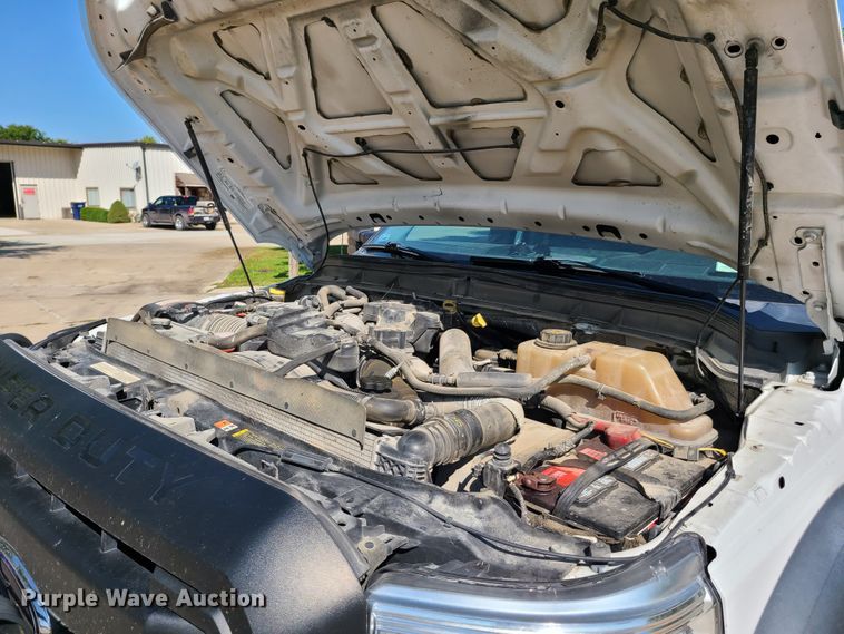 image for item DY9881 2012 Ford F550 Super Duty  Crew Cab flatbed truck