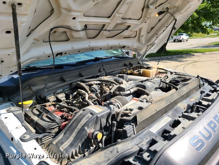 image for item DY9881 2012 Ford F550 Super Duty  Crew Cab flatbed truck