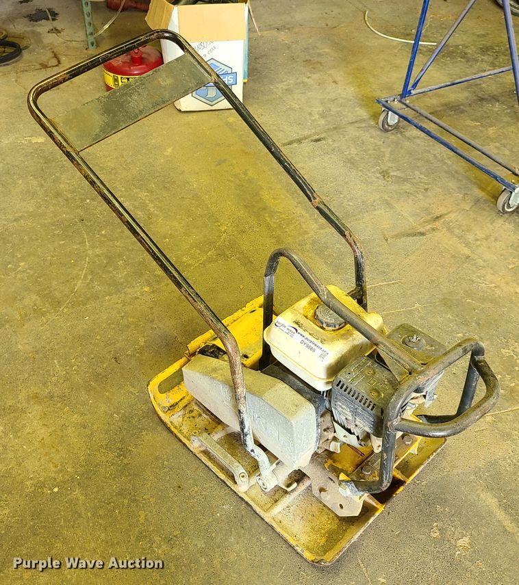 image for item DY9889 Wacker plate compactor