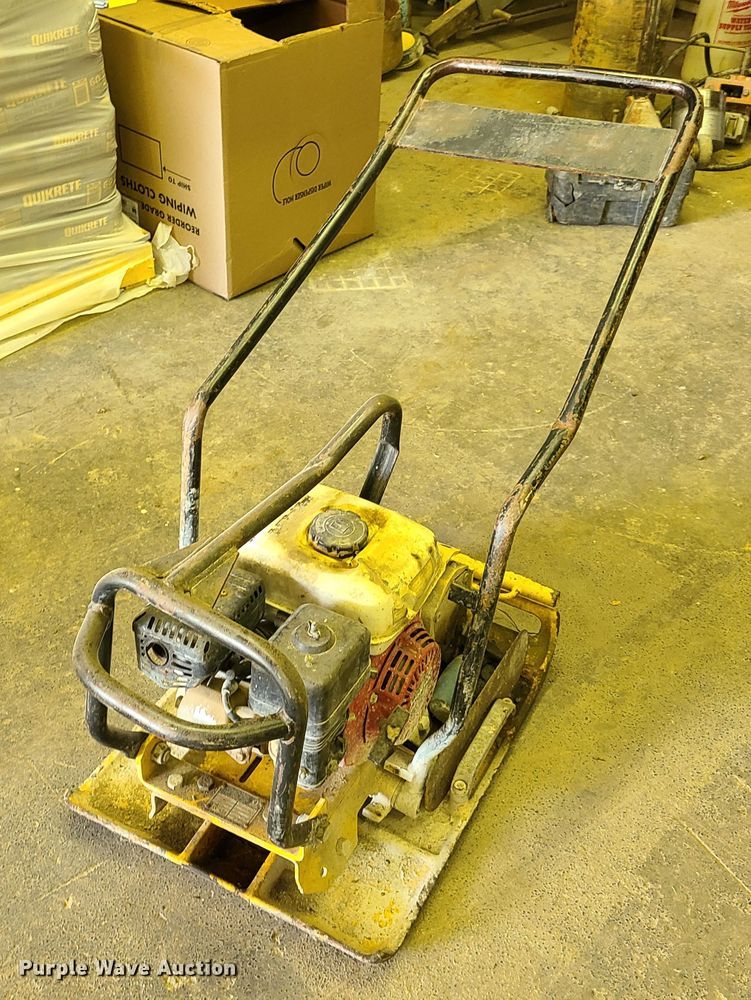 Wacker plate compactor in Oak Grove, MO Item DY9889 sold Purple Wave
