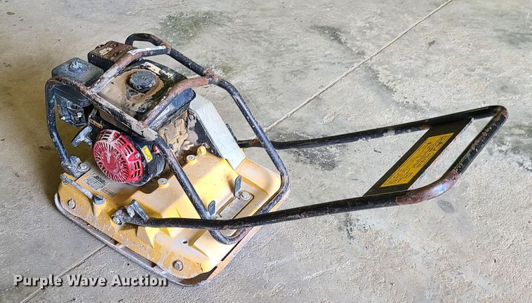 image for item DY9892 Wacker plate compactor