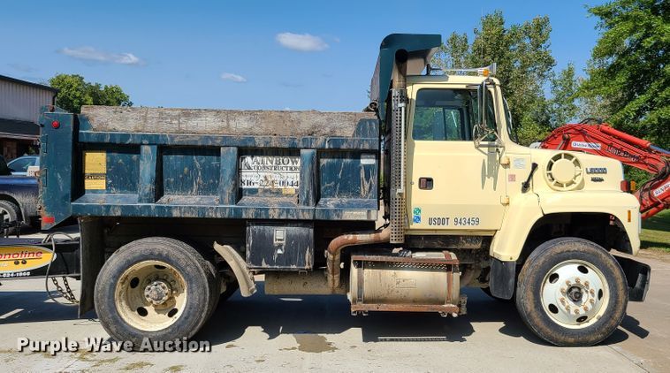 image for item DY9894 1995 Ford L9000  dump truck