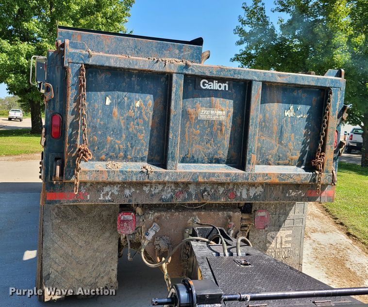 image for item DY9894 1995 Ford L9000  dump truck