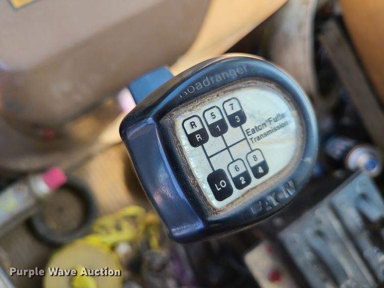 image for item DY9894 1995 Ford L9000  dump truck