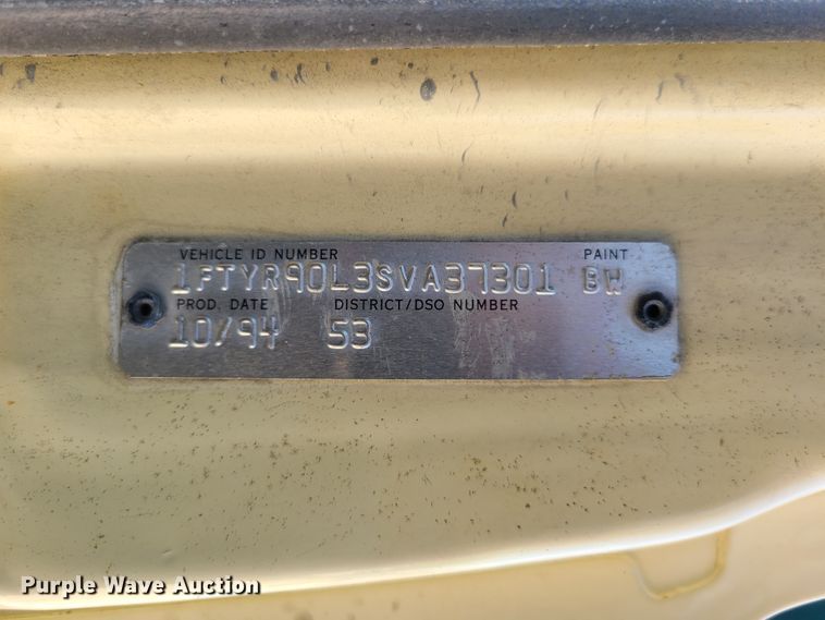 image for item DY9894 1995 Ford L9000  dump truck