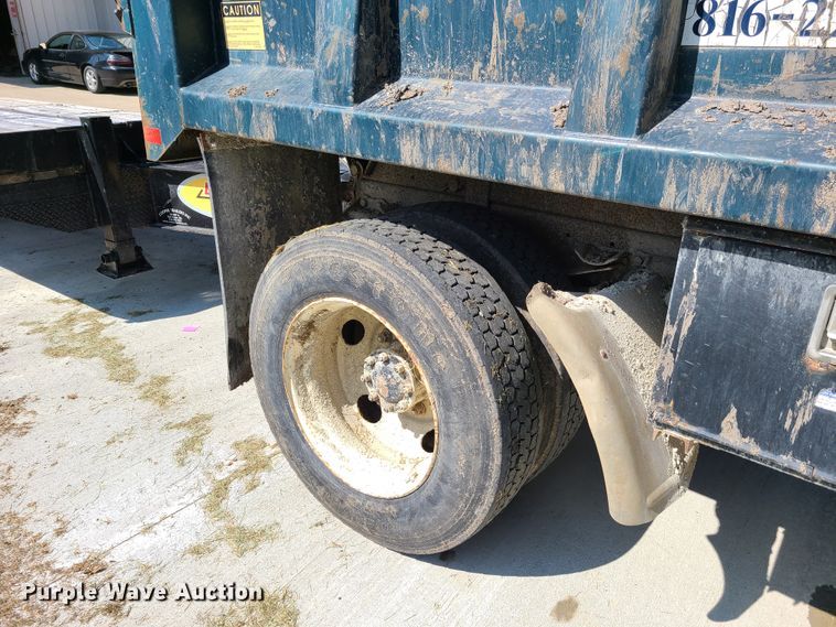 image for item DY9894 1995 Ford L9000  dump truck