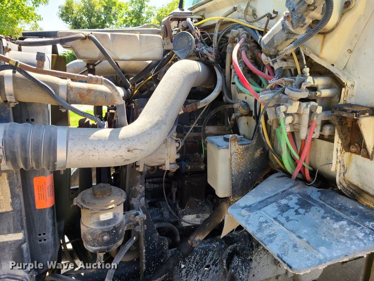 image for item DY9894 1995 Ford L9000  dump truck