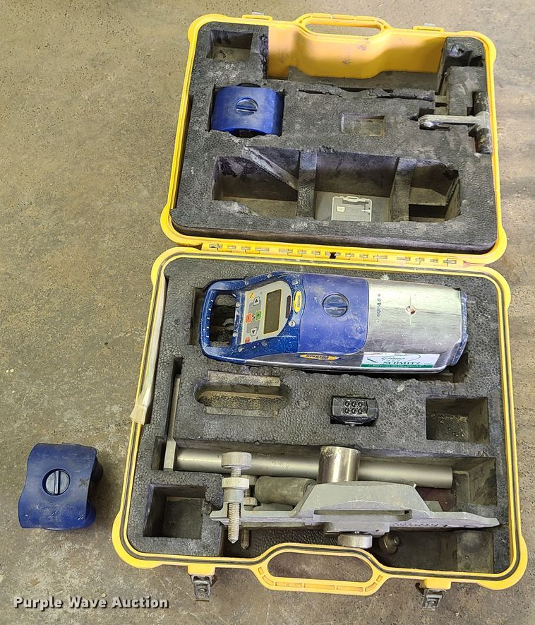 image for item DY9902 Spectra DG711 laser level