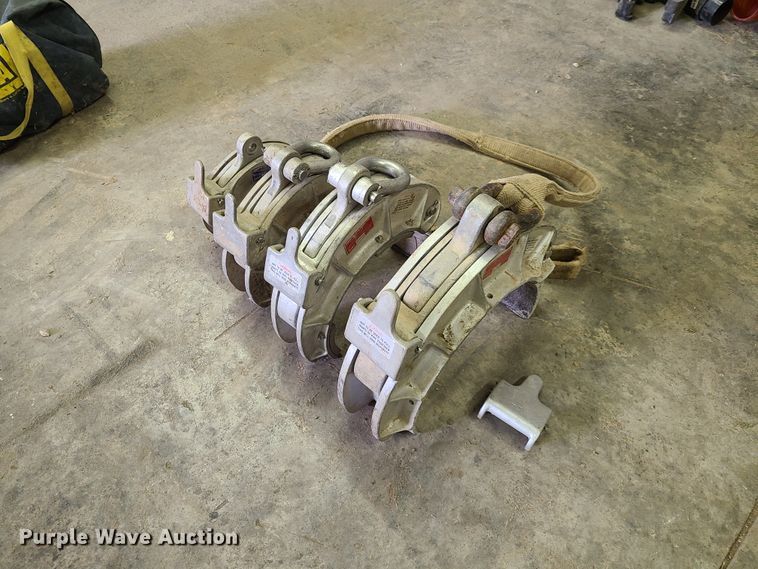 image for item DY9904 (4) crescent pipe tongs