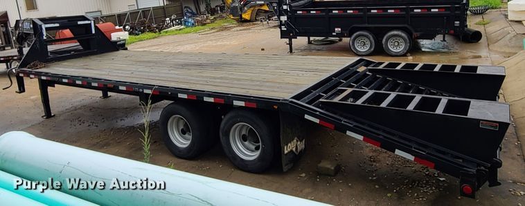 image for item EL9936 2015 Load Trail equipment trailer