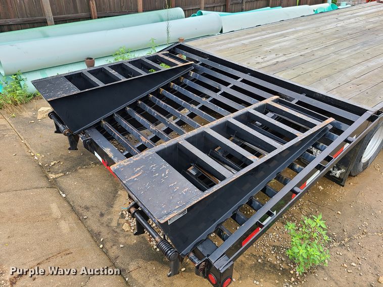 image for item EL9936 2015 Load Trail equipment trailer