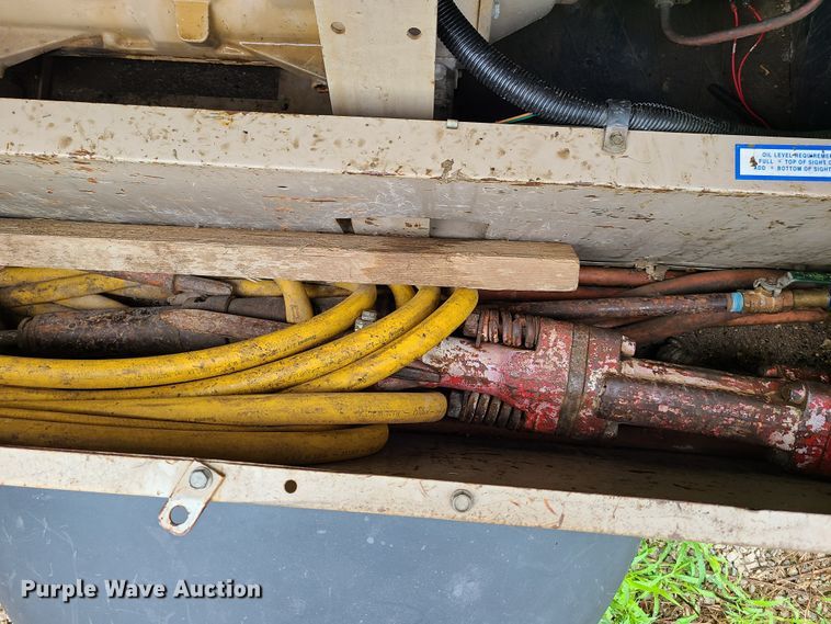 image for item EL9940 Leroi 185  air compressor