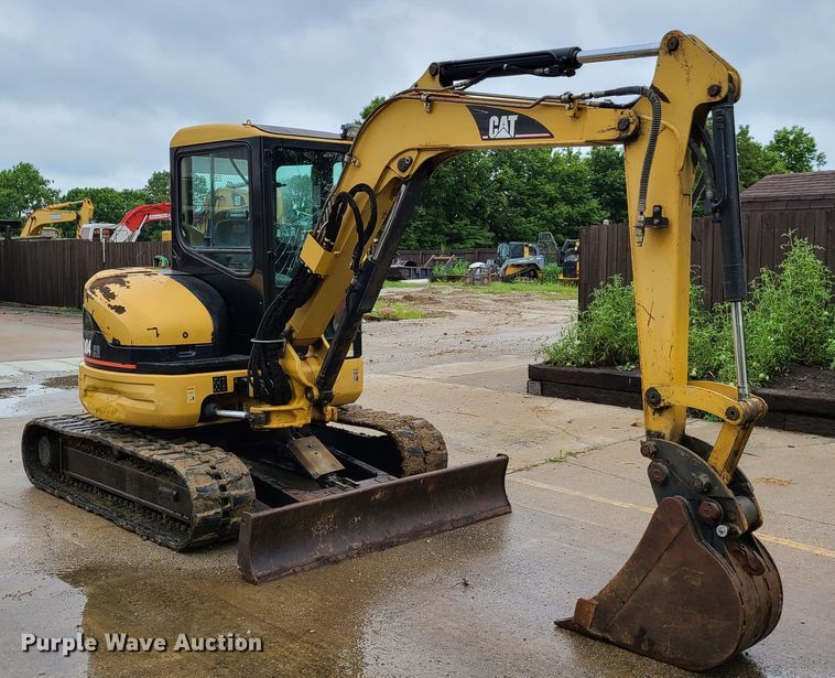 image for item EL9942 2005 Caterpillar 304CR  mini excavator