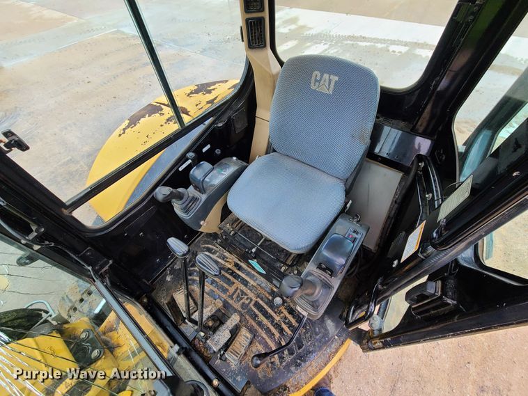 image for item EL9942 2005 Caterpillar 304CR  mini excavator
