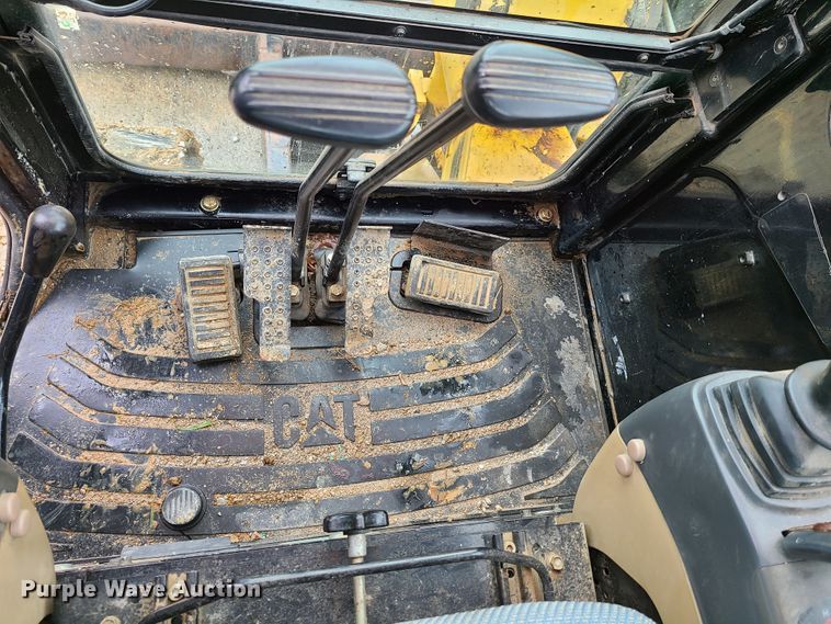 image for item EL9942 2005 Caterpillar 304CR  mini excavator