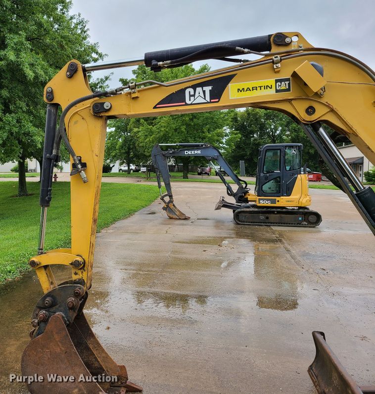 image for item EL9942 2005 Caterpillar 304CR  mini excavator