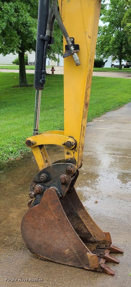 image for item EL9942 2005 Caterpillar 304CR  mini excavator