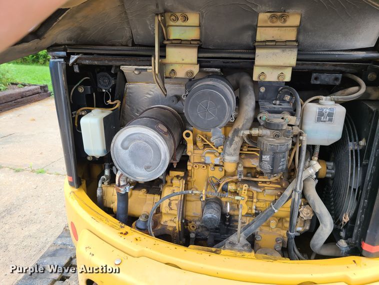 image for item EL9942 2005 Caterpillar 304CR  mini excavator