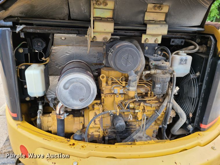 image for item EL9942 2005 Caterpillar 304CR  mini excavator