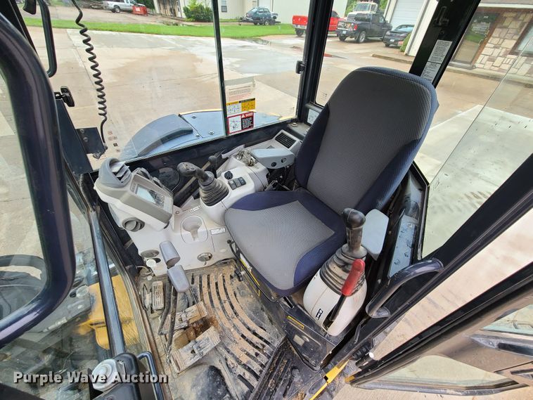 image for item EL9943 2013 John Deere 50G  mini excavator