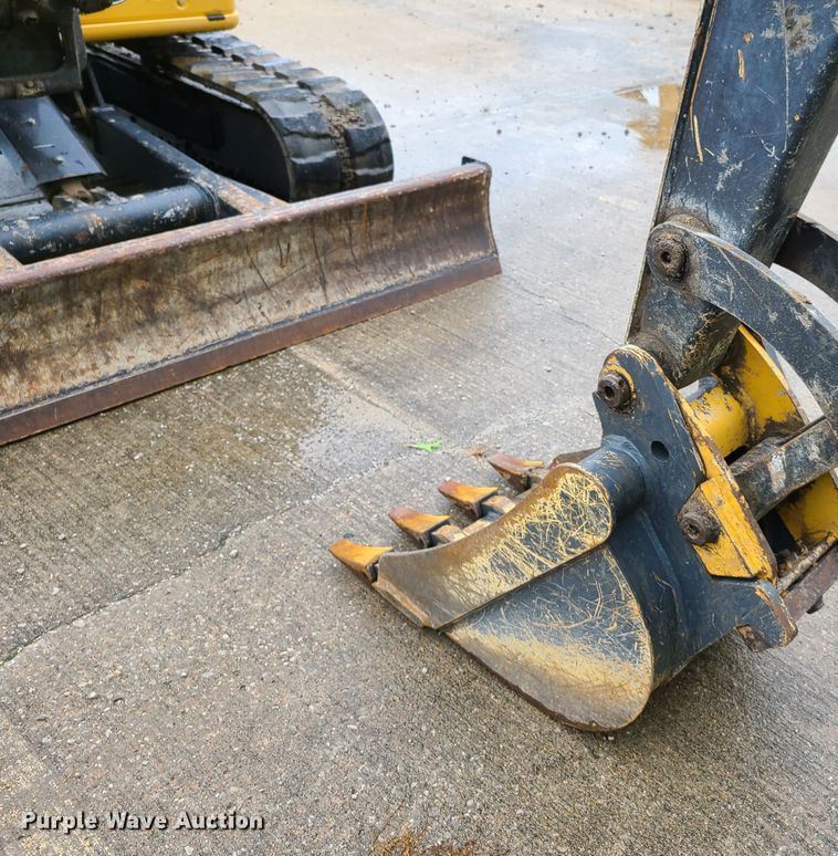 image for item EL9943 2013 John Deere 50G  mini excavator