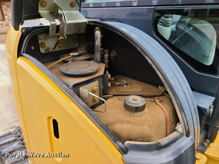 image for item EL9943 2013 John Deere 50G  mini excavator