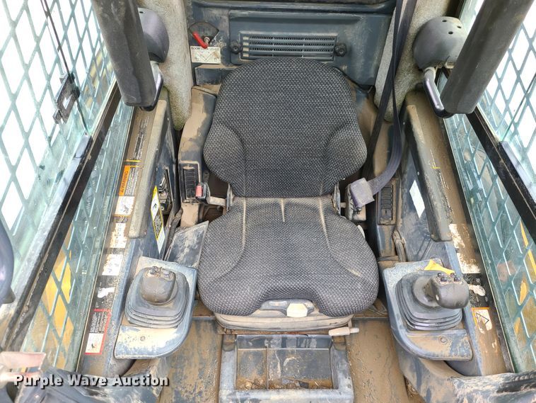 image for item EL9944 2011 John Deere 333D  tracked skid steer loader