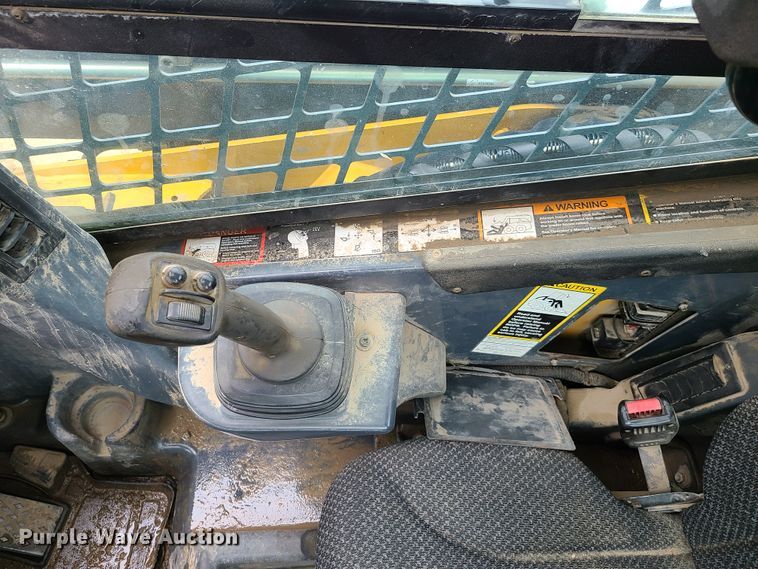 image for item EL9944 2011 John Deere 333D  tracked skid steer loader