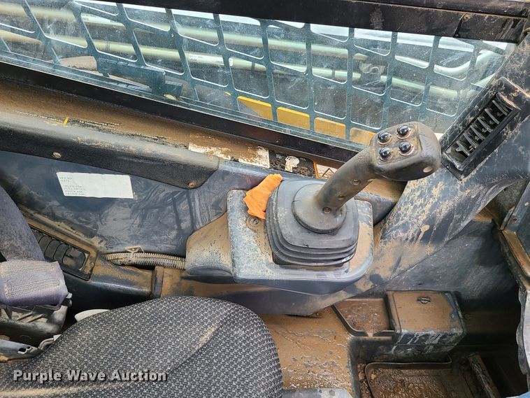 image for item EL9944 2011 John Deere 333D  tracked skid steer loader