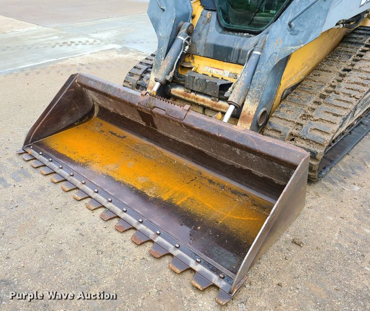 image for item EL9944 2011 John Deere 333D  tracked skid steer loader