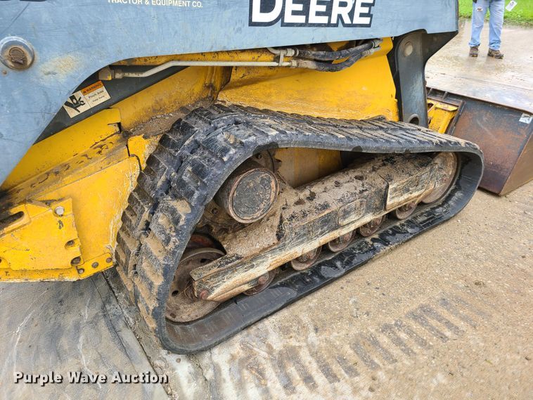 image for item EL9944 2011 John Deere 333D  tracked skid steer loader