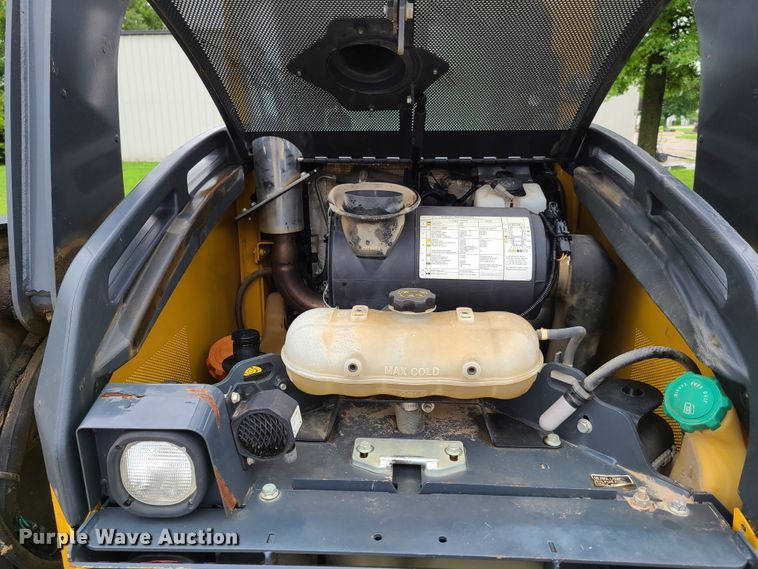 image for item EL9945 2014 John Deere 333E  tracked skid steer loader