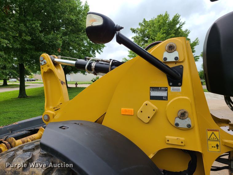 image for item EL9946 2015 Caterpillar 914K  wheel loader